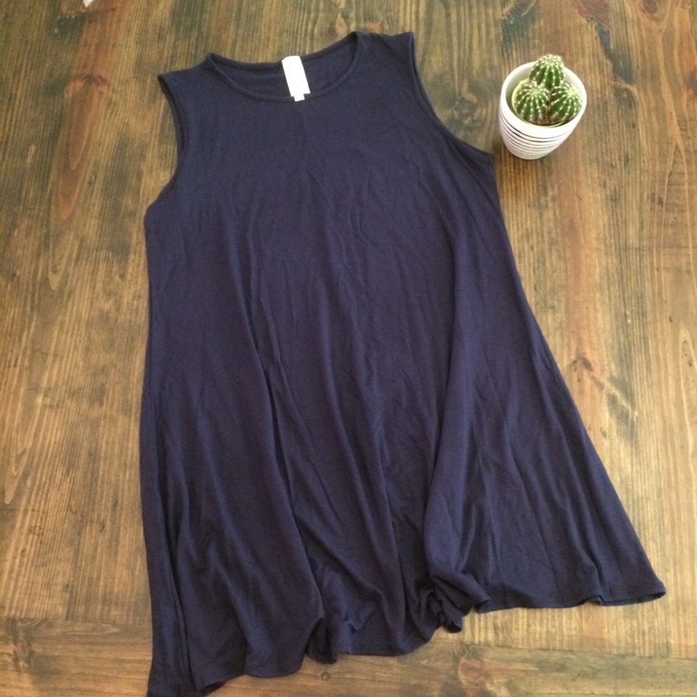 ❤️ Navy Sleeveless Swing Tunic